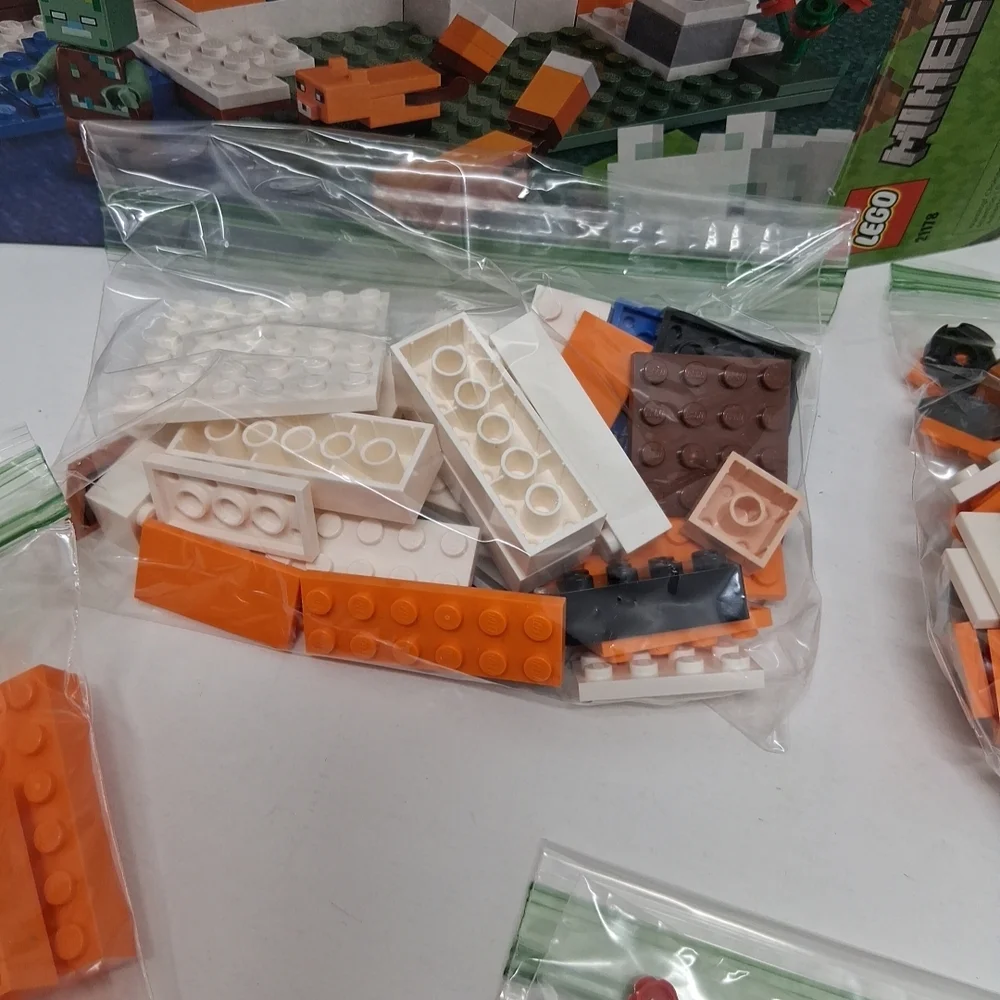 LEGO Minecraft: The‎ Fox Lodge (21178)